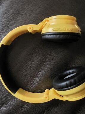Yellow Wireless Over-Ear Headphones - Comfortable Foldable Design